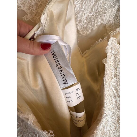 NEW Unaltered ALLURE Bridals Champagne / Ivory 9400 Wedding Ballgown Dress 14 - Picture 12 of 16